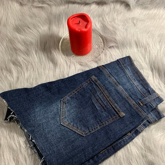 High rise cheeky short - Picture 3 of 4